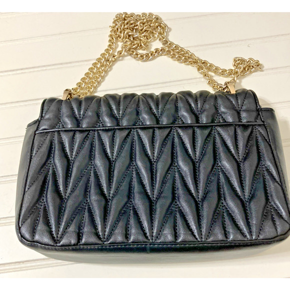 Victoria’s Secret Chevron Quilted Shoulder Bag  Black w Gold Toned Chain Logo - Picture 2 of 8